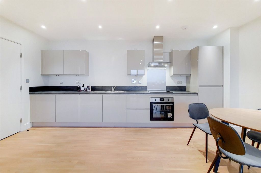 Property photo 3 of 19 Picture No. 21