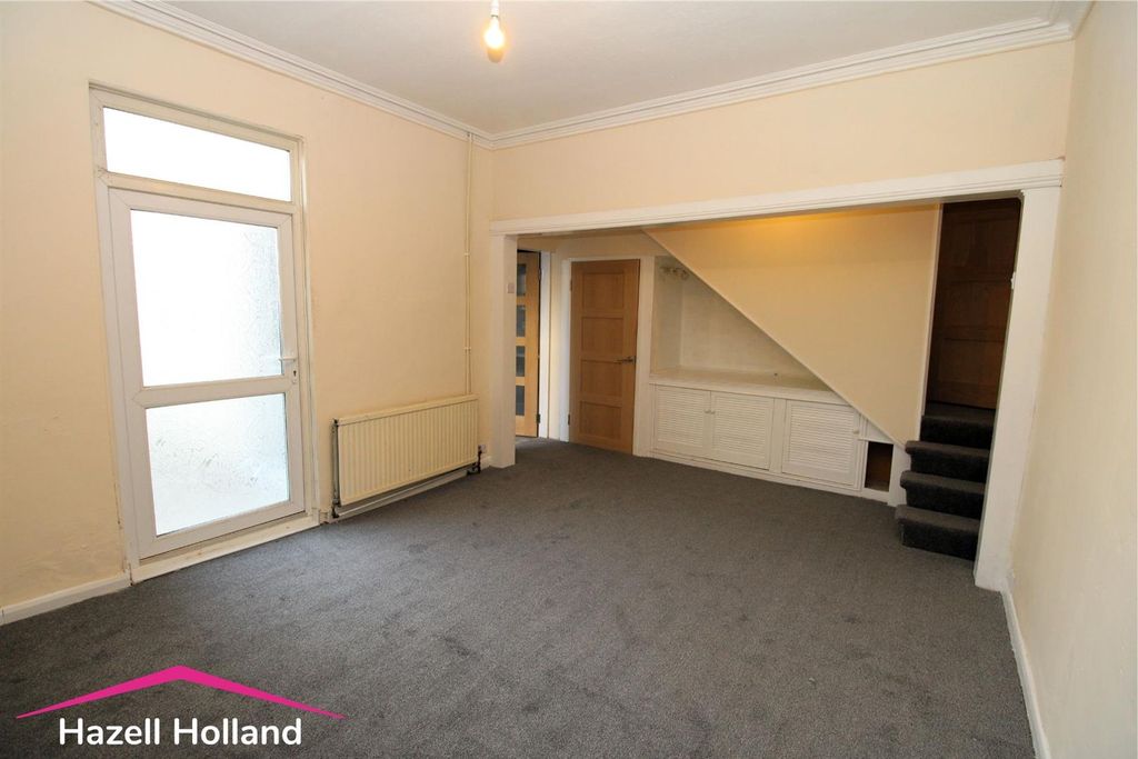 Property photo 2 of 19 Untitled Design (88).Jpg