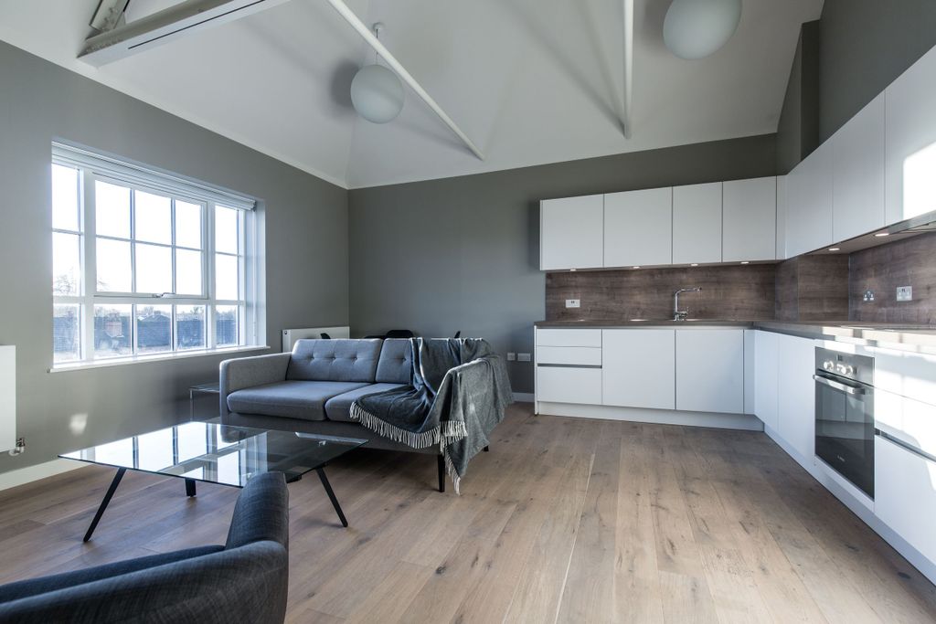 Property photo 1 of 11 Kitchen