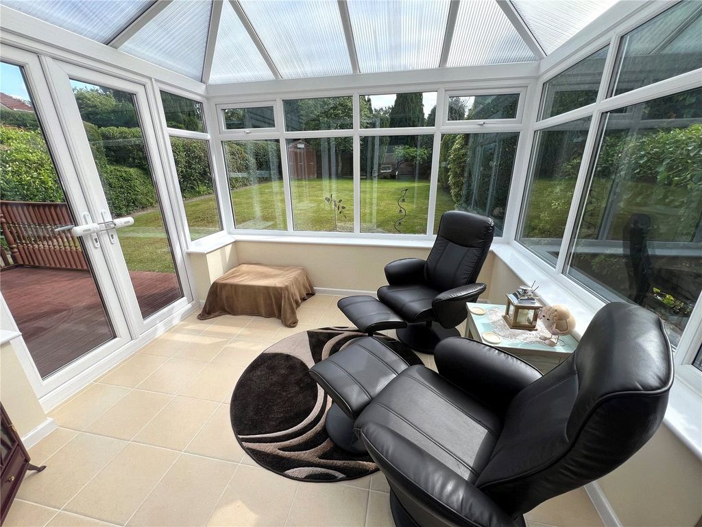 Property photo 3 of 14 Conservatory