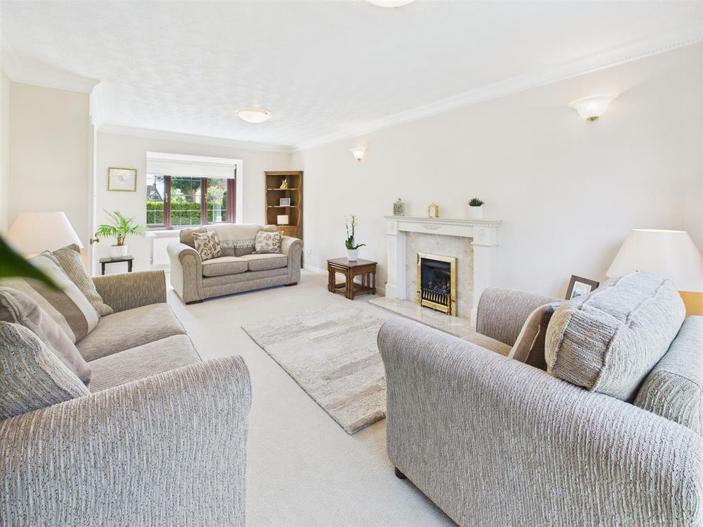 Property photo 3 of 34 Drawing Room