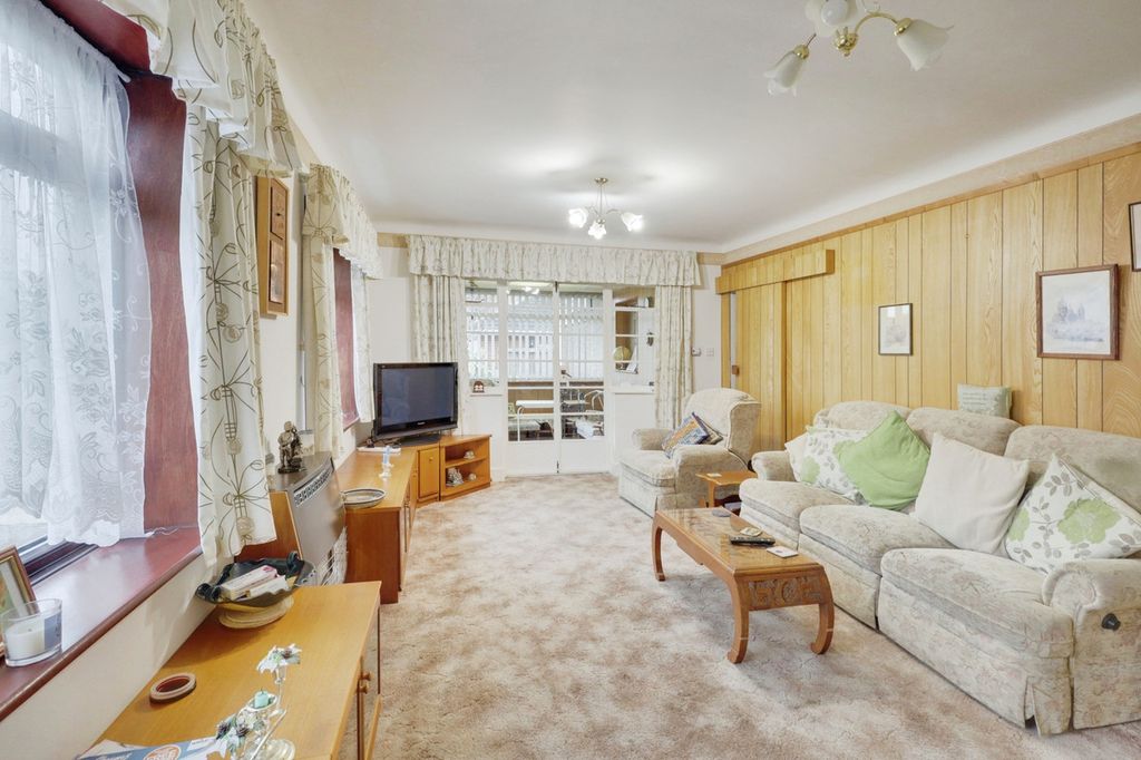 Property photo 3 of 15