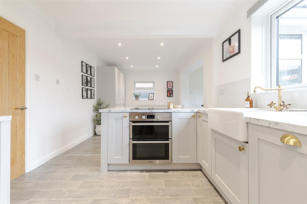 Property photo 3 of 24 Kitchen Diner