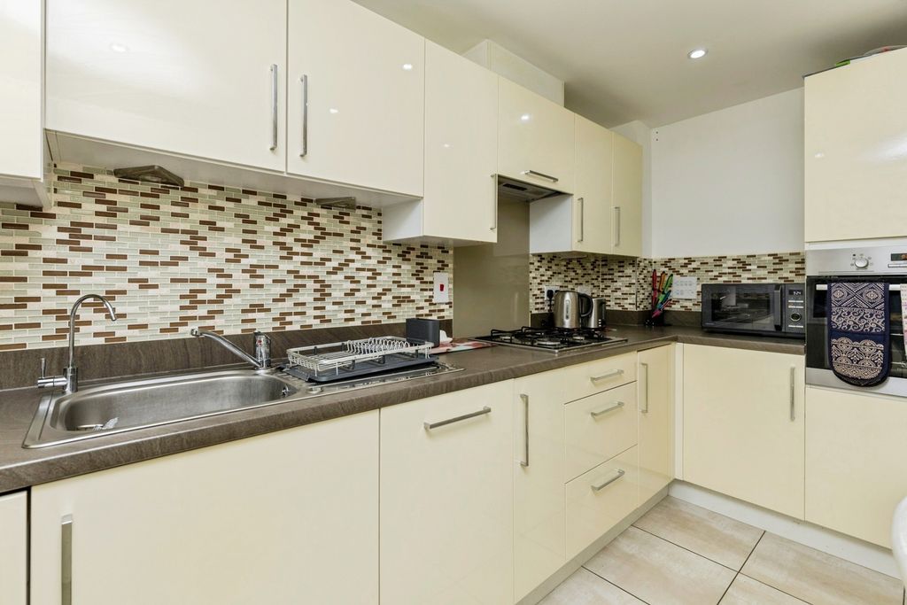 Property photo 3 of 17 Pbox-Img.Jpg