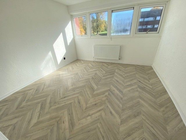 Property photo 2 of 8 Bedroom