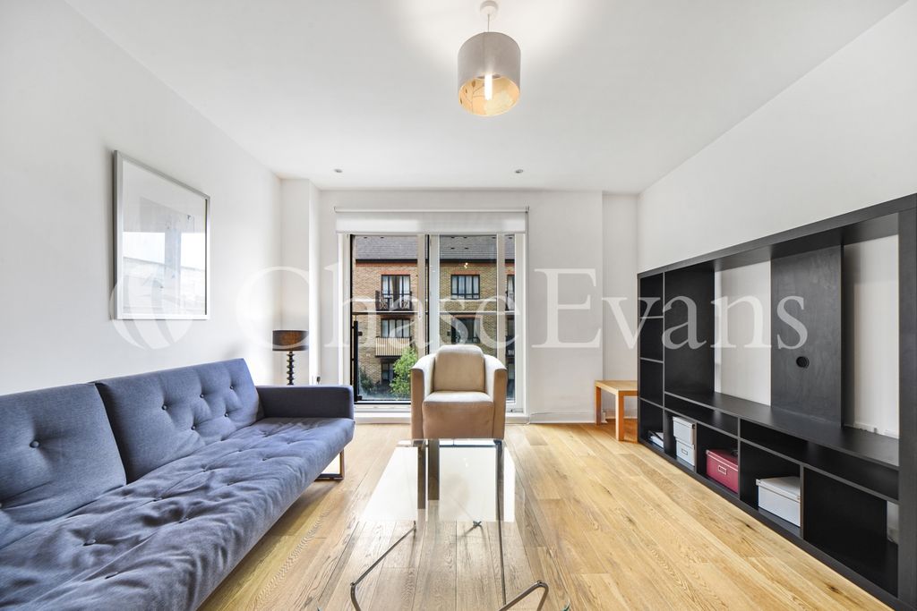 Property photo 3 of 14 Living Area