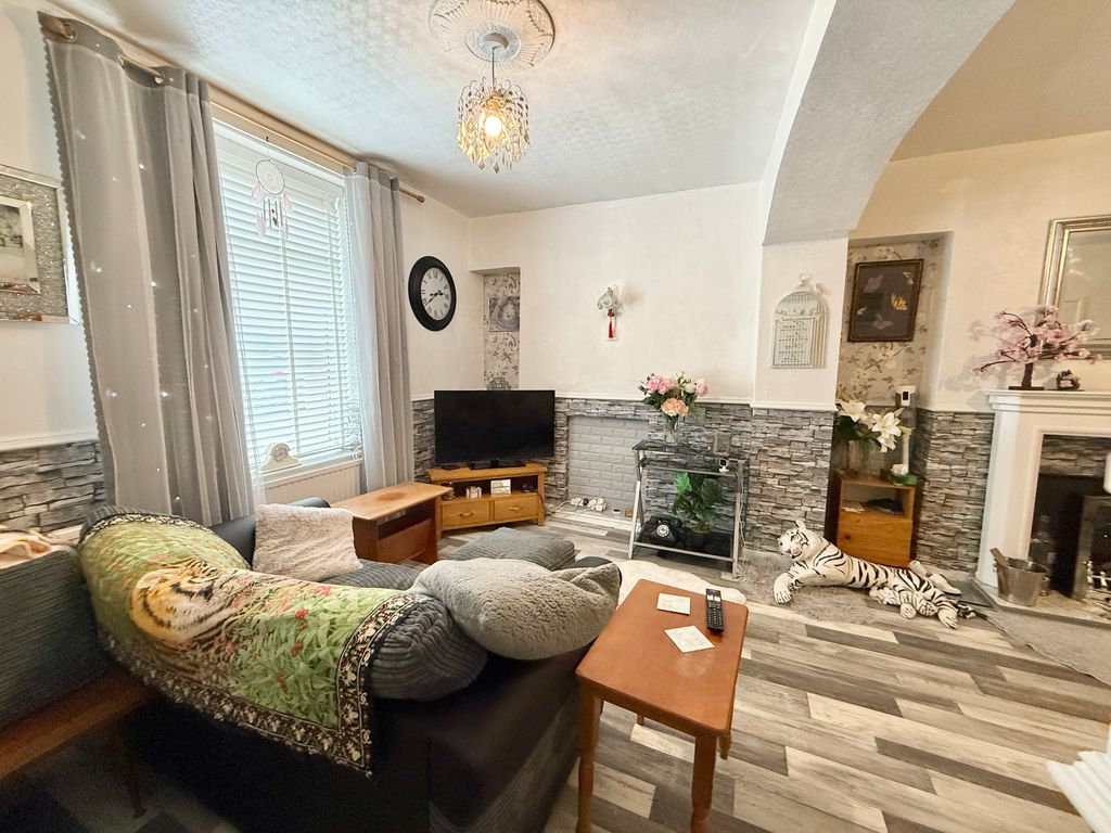 Property photo 2 of 14