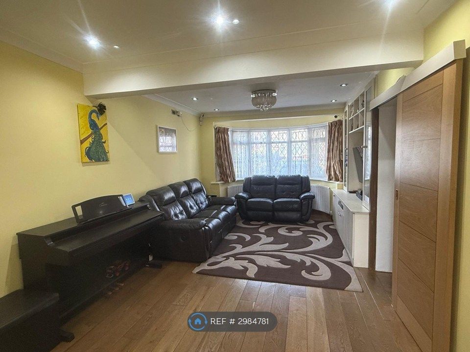 Property photo 2 of 23
