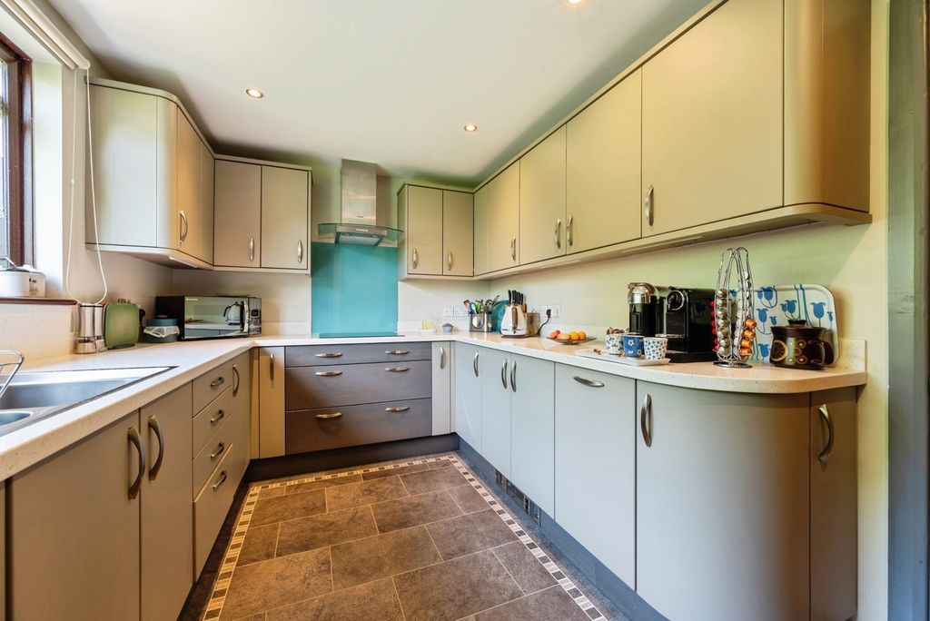Property photo 2 of 15 Pbox-Img.Jpg