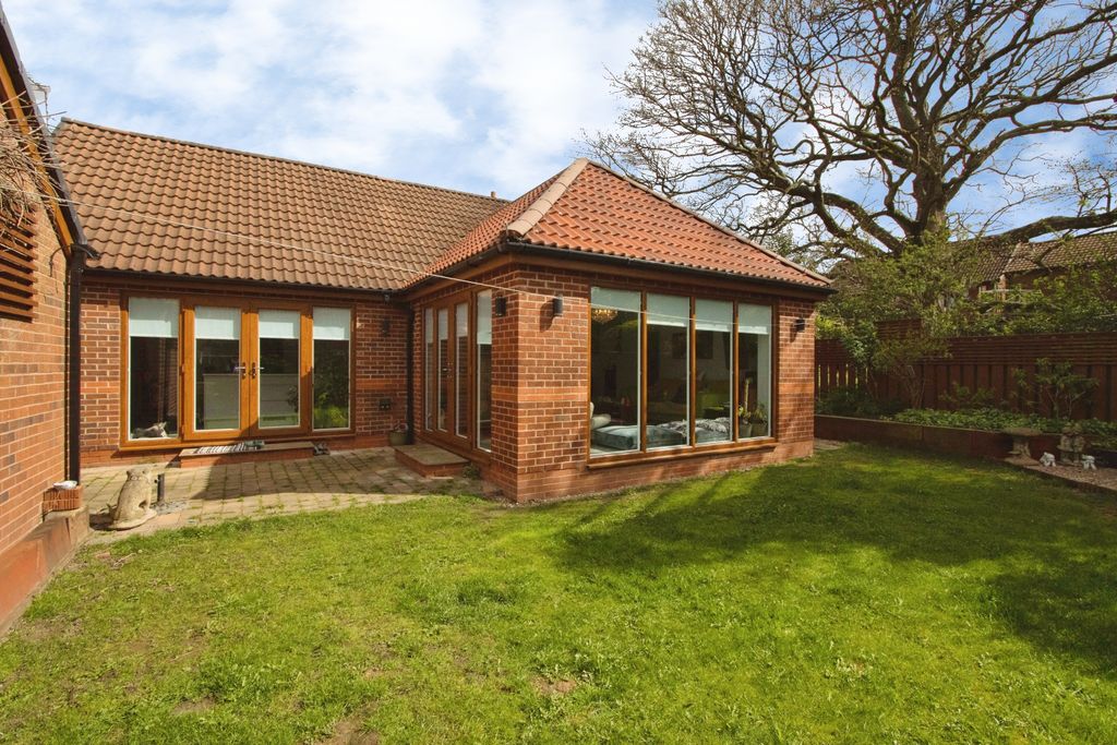 Additional image 16 of 2 bed detached bungalow for saleLakeland Way, Wakefield WF2