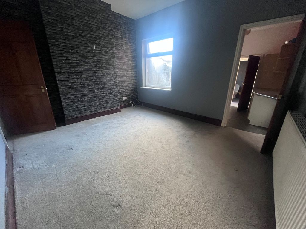 Property photo 3 of 8 Image