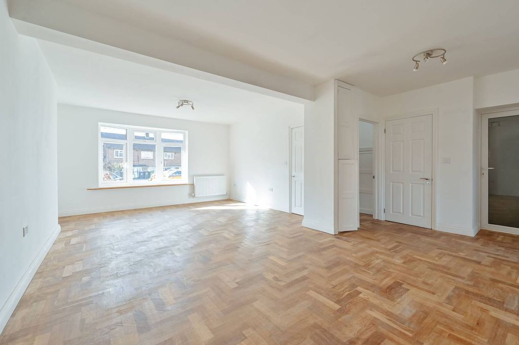 Property photo 1 of 21