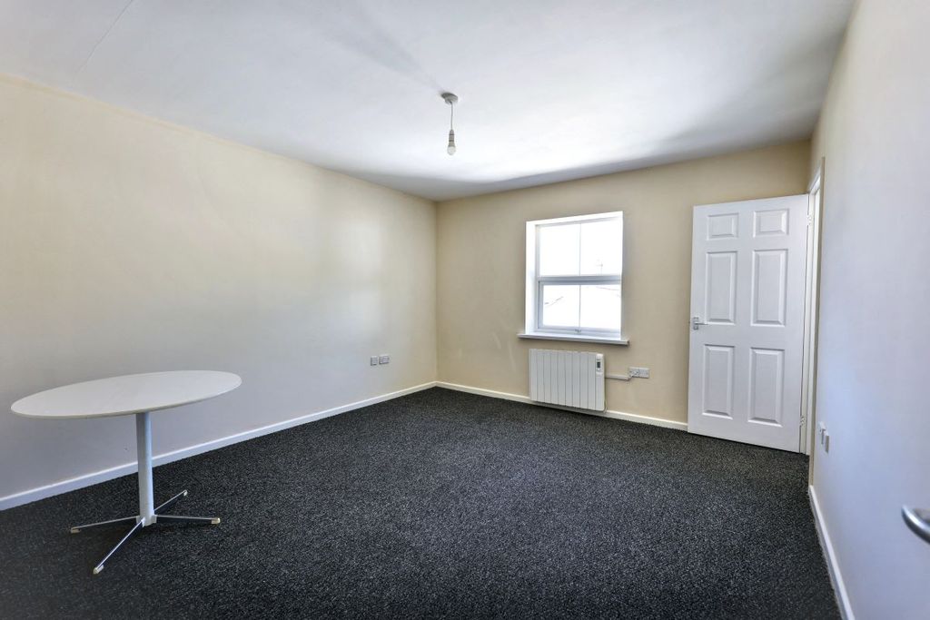 Property photo 3 of 31