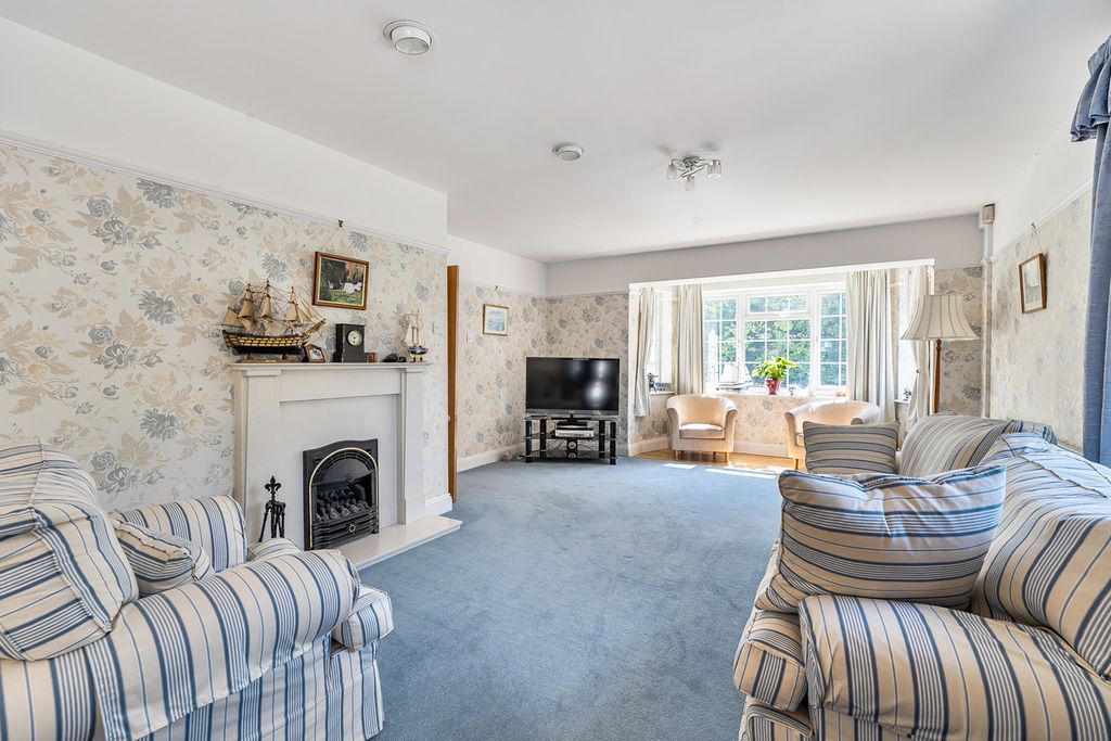 Property photo 3 of 20