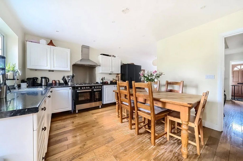 Property photo 2 of 29 Picture No. 55