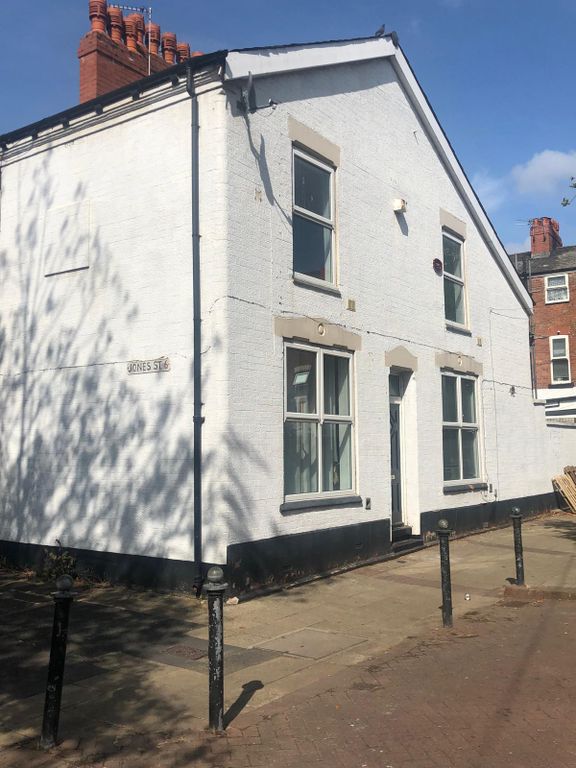 Property photo 1 of 11 3 Bedroom, End Of Terraced House