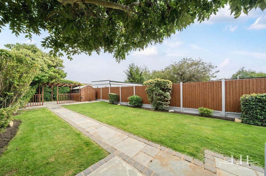 Property photo 3 of 23