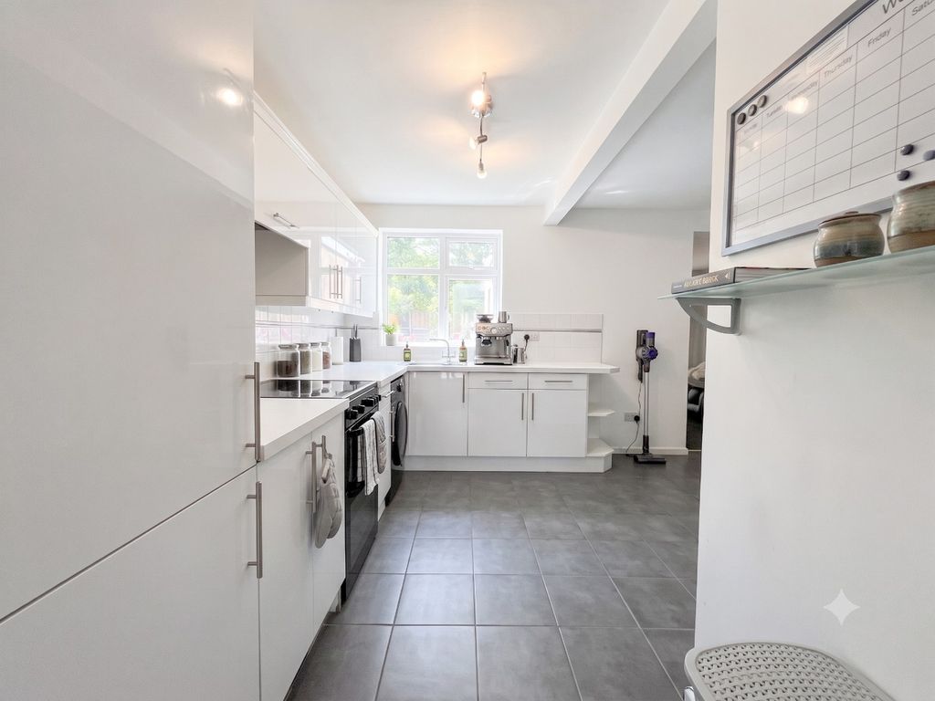 Property photo 3 of 10 5369022