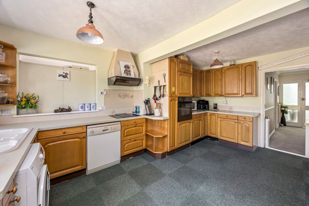 Property photo 2 of 26