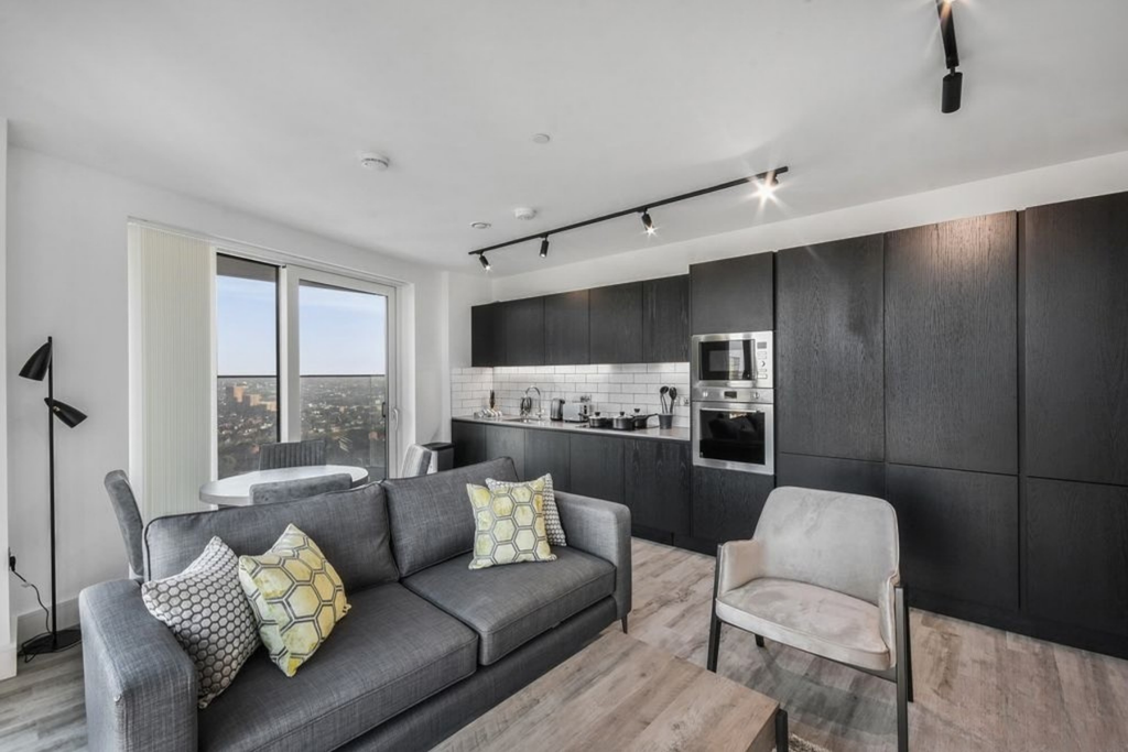 Property photo 3 of 11