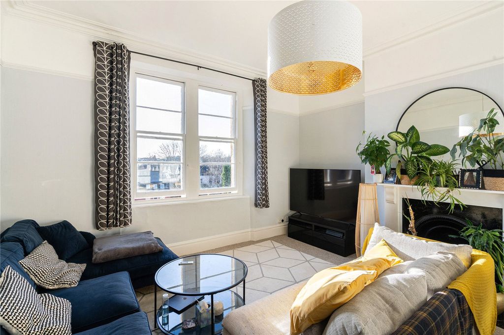 Property photo 3 of 7 Sitting Room