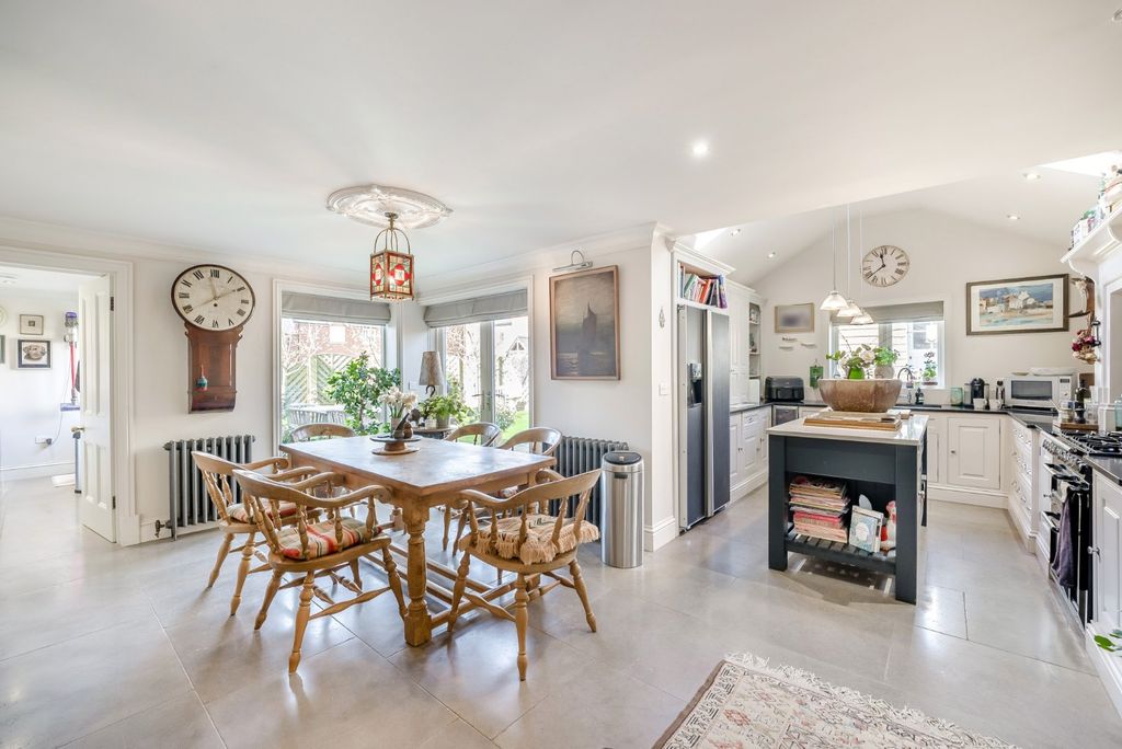 Property photo 2 of 19 Picture No. 24