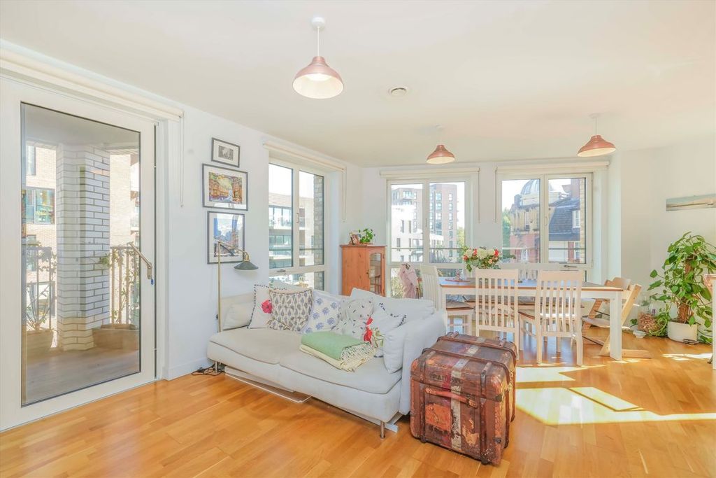 Property photo 2 of 7