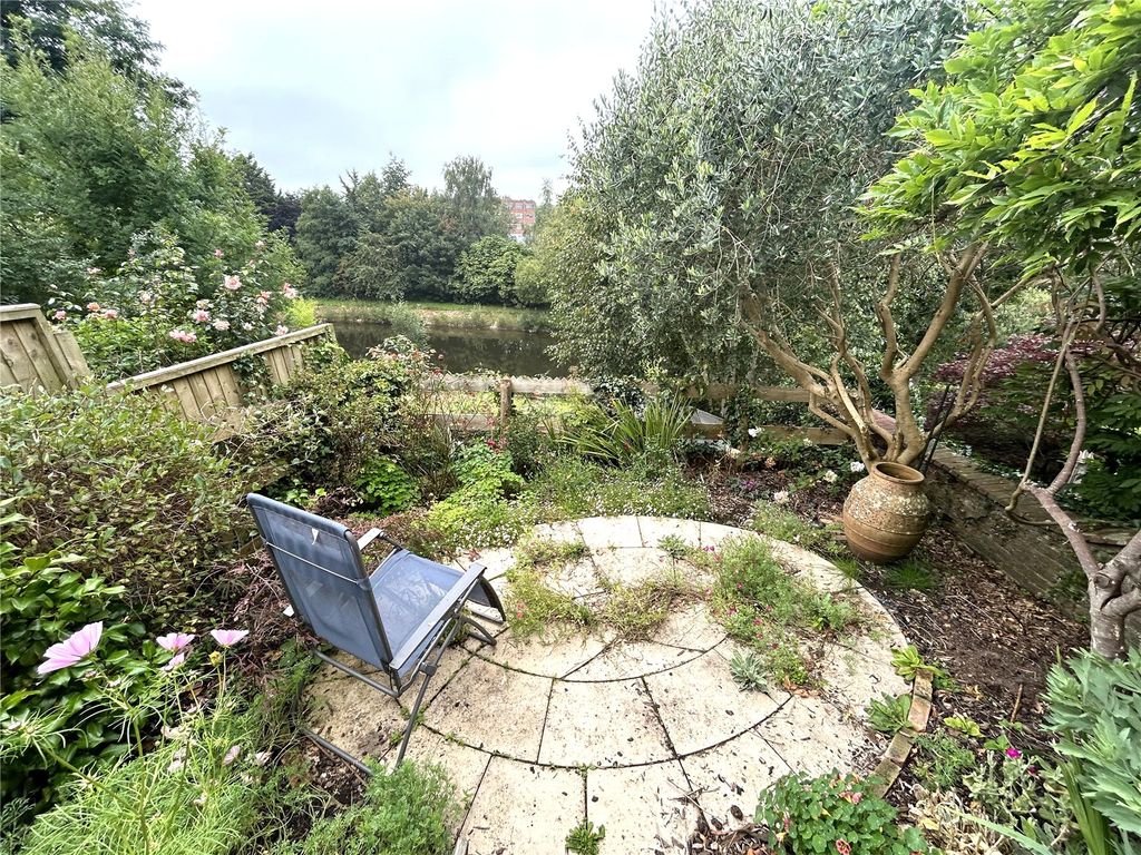 Property photo 2 of 12 Picture No. 20