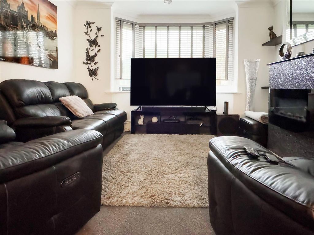 Property photo 3 of 16 Img_2197 Can You Remove The Light Reflection In TV