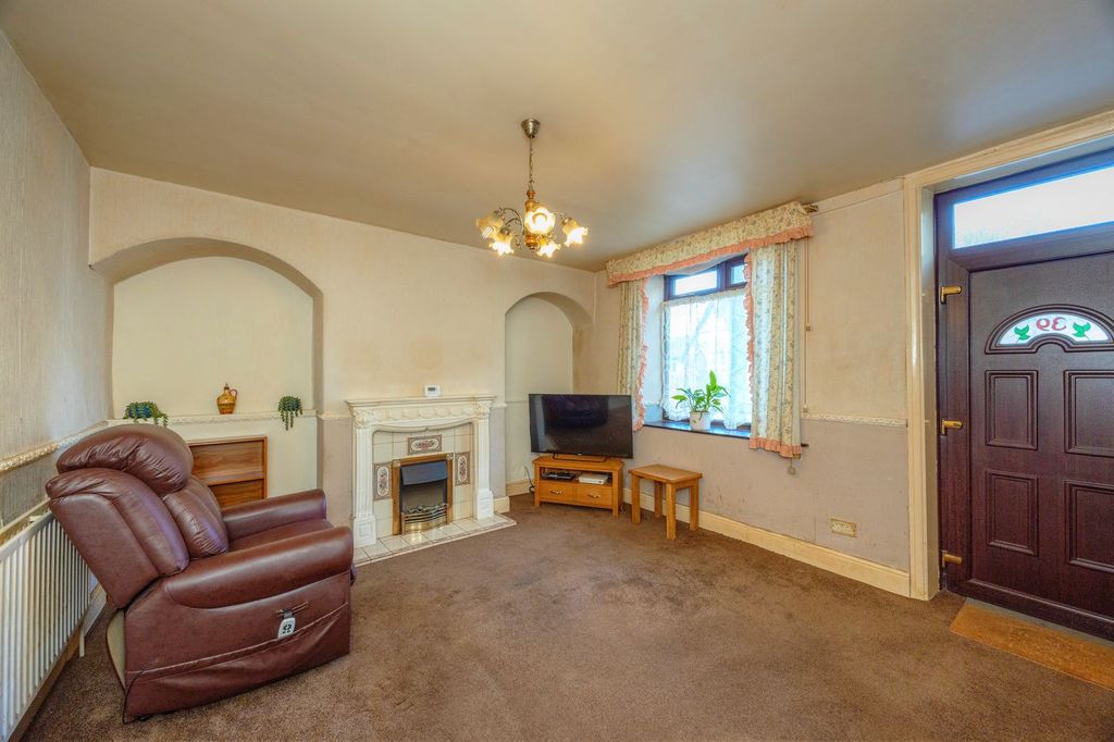 Property photo 3 of 20