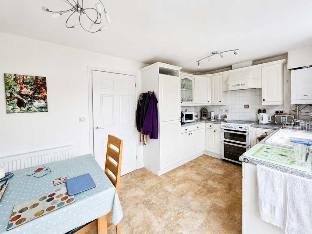 Property photo 3 of 15 Kitchen