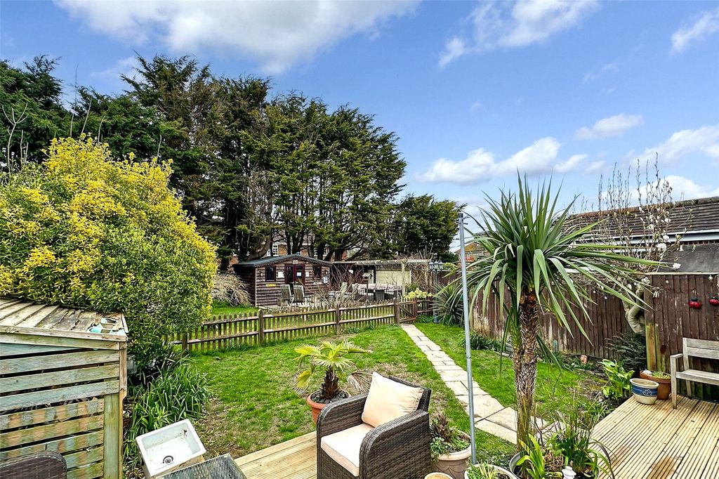 Property photo 3 of 22 Picture No. 21