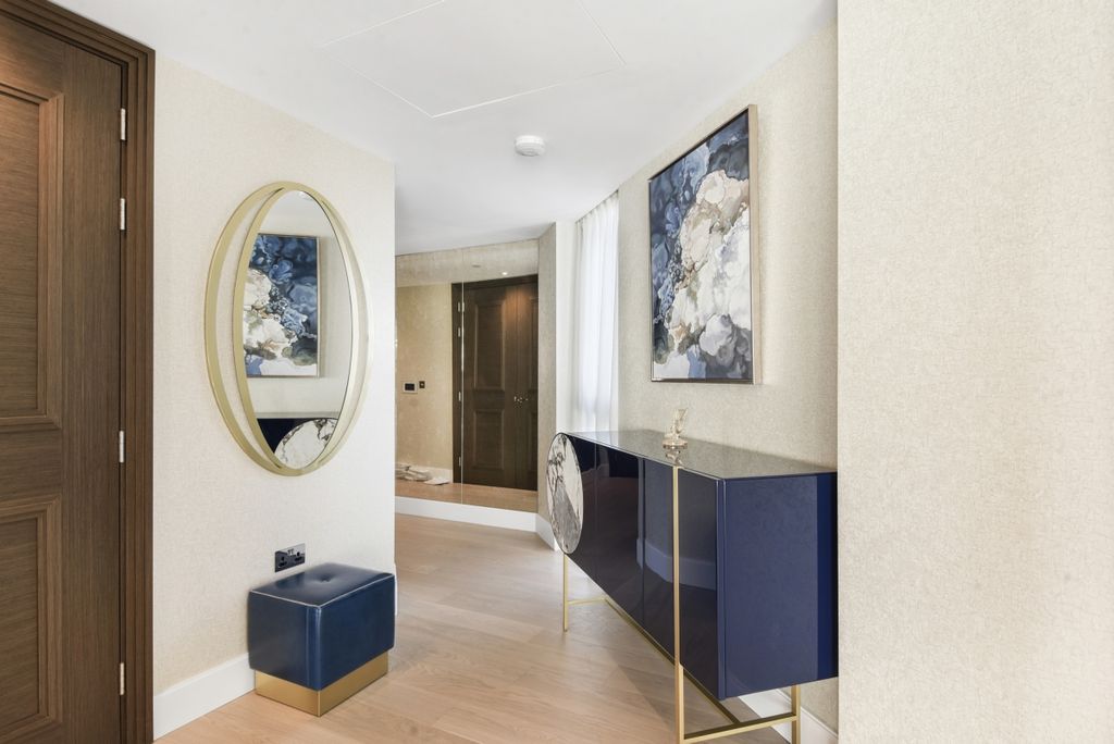 Property photo 3 of 15 Sherrin House