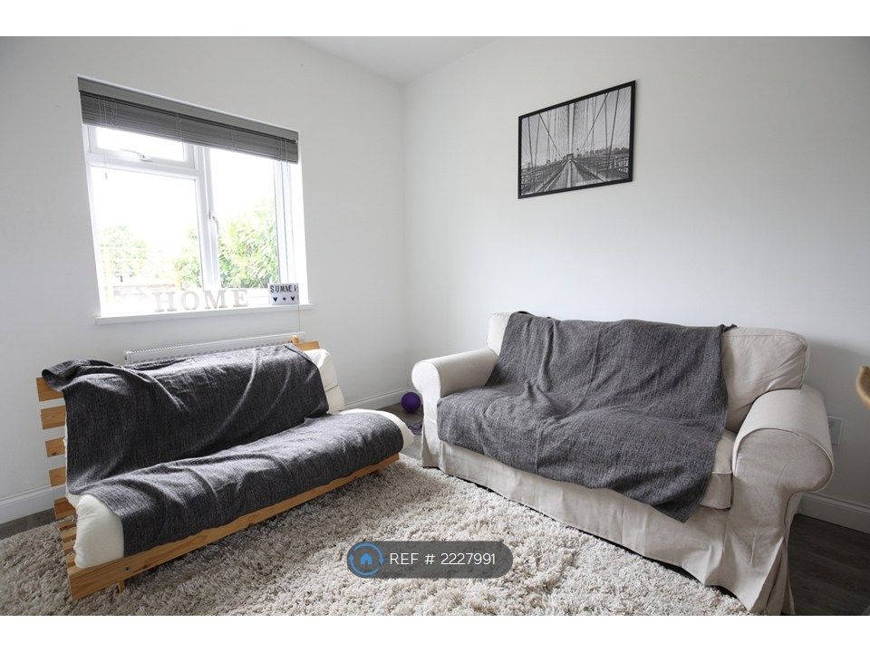 Property photo 3 of 22 Lounge