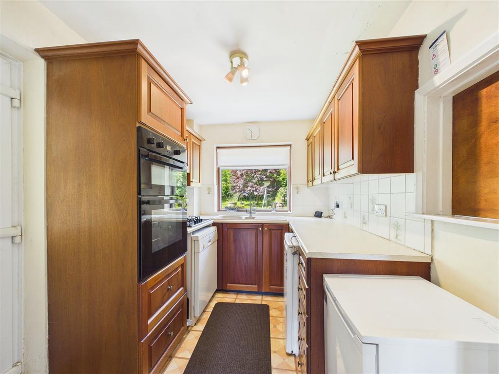 Property photo 3 of 32