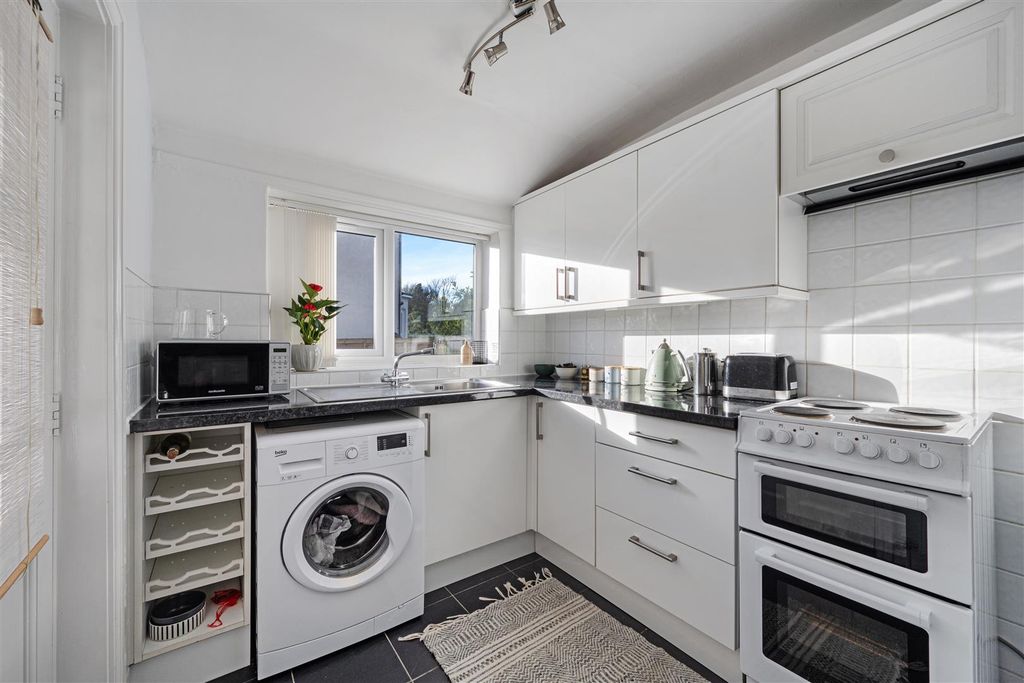 Property photo 2 of 28 Kitchen