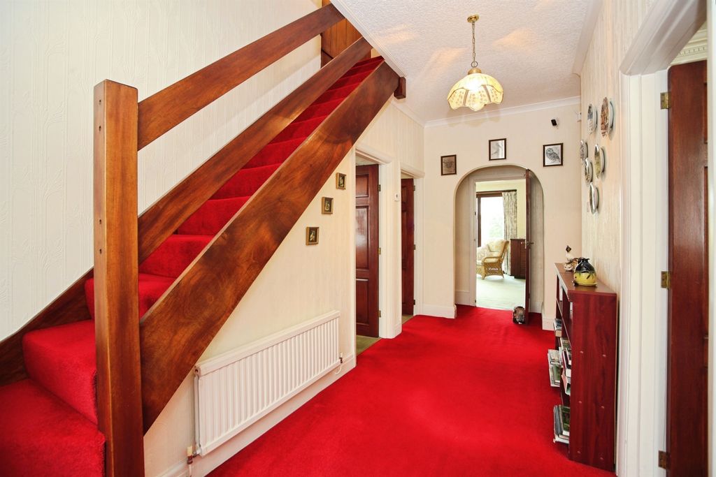 Property photo 2 of 23