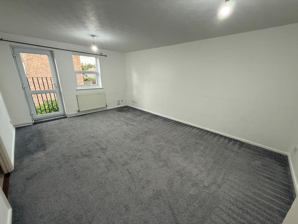 Property photo 2 of 7 Lr.Jpg