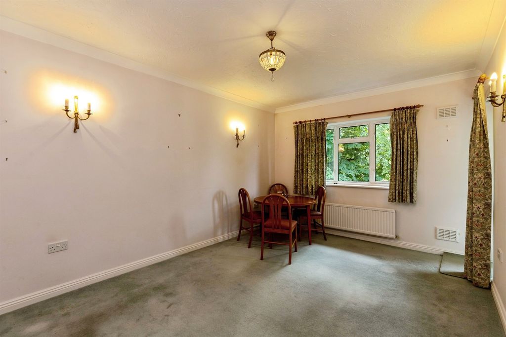 Property photo 3 of 12