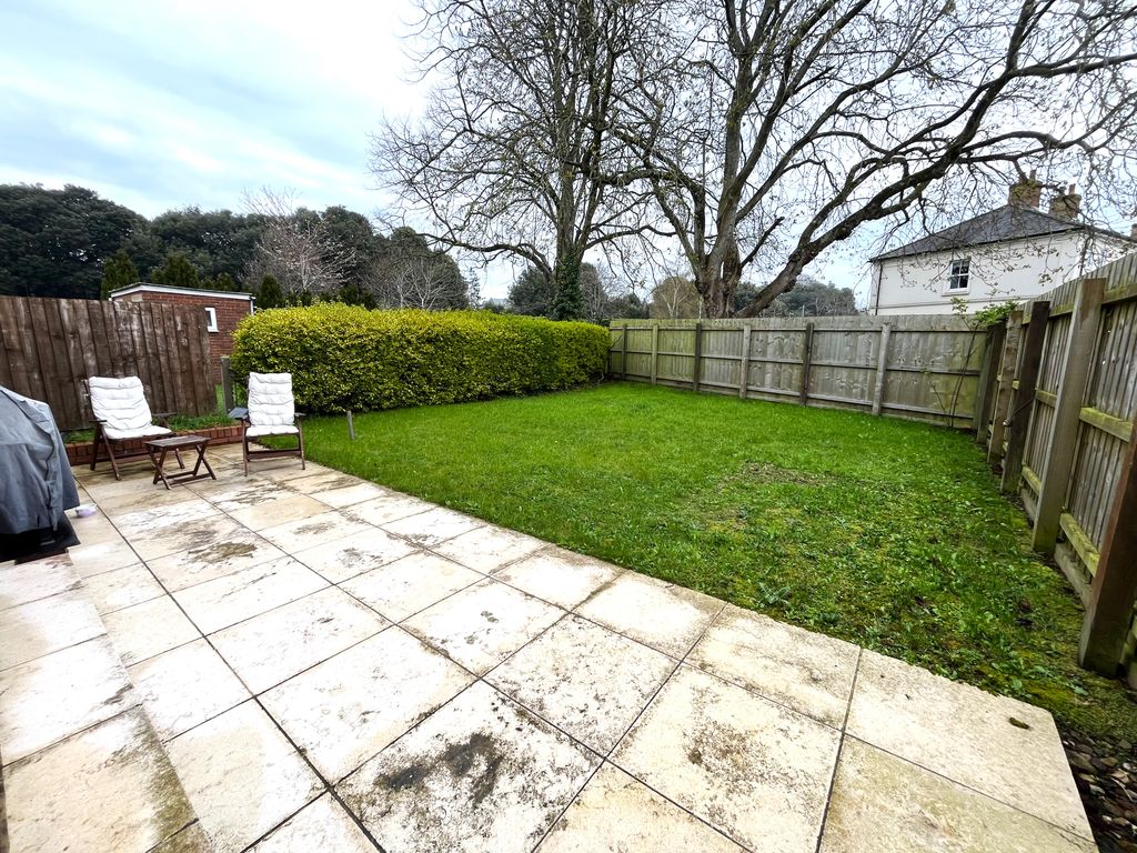 Property photo 2 of 17 Garden
