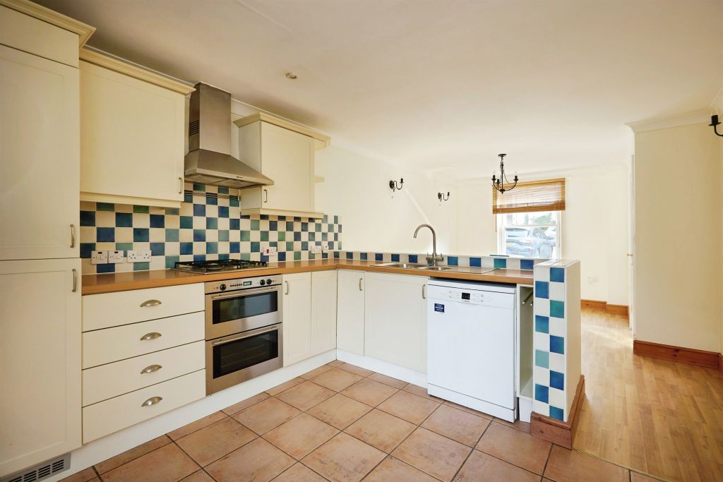 Property photo 2 of 20