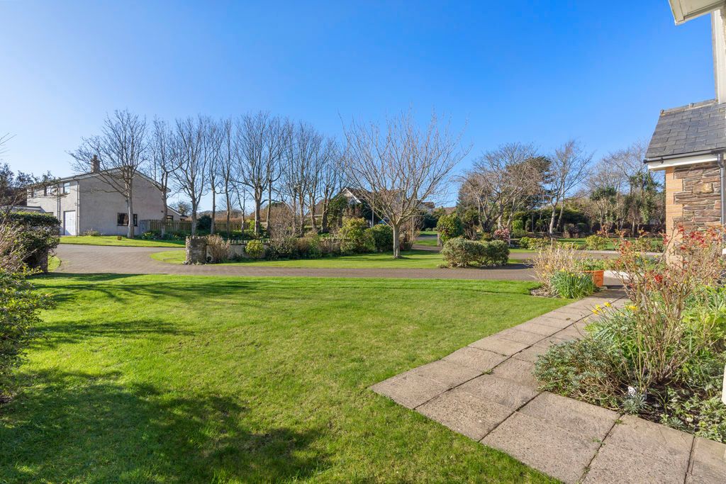 Property photo 2 of 42 Photo 30