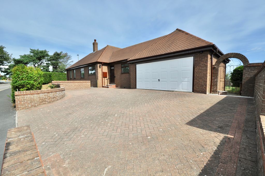 Property photo 2 of 41