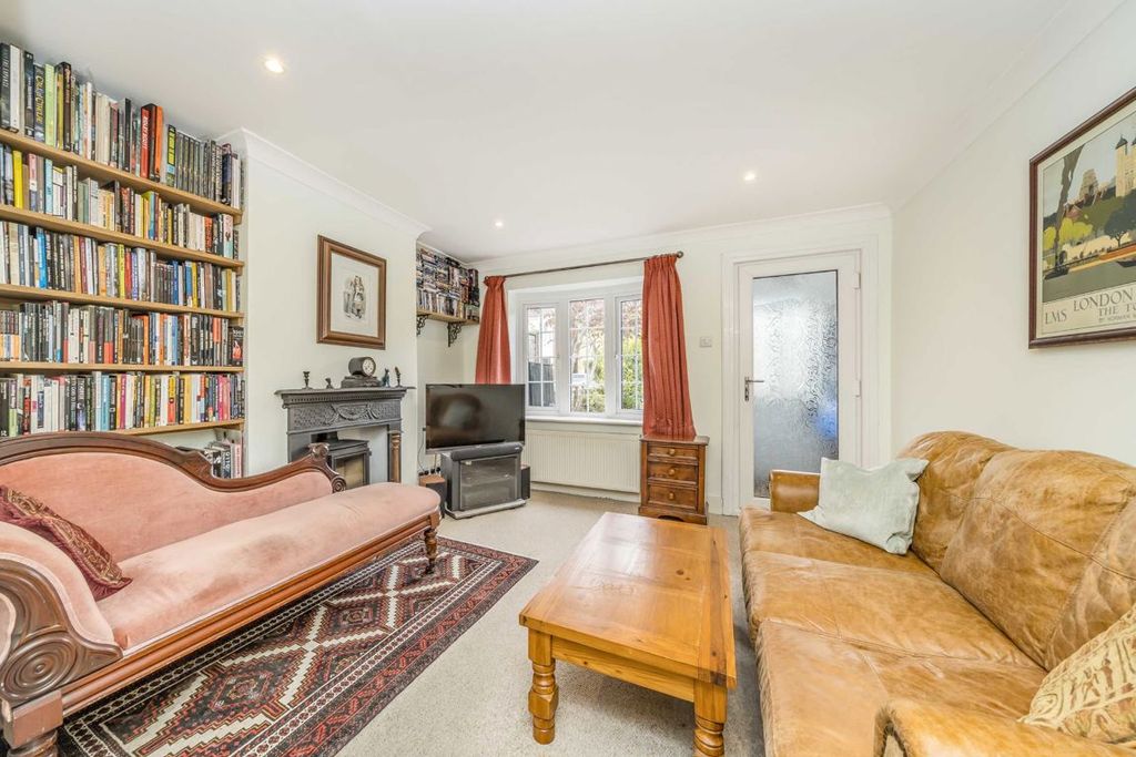 Property photo 2 of 8