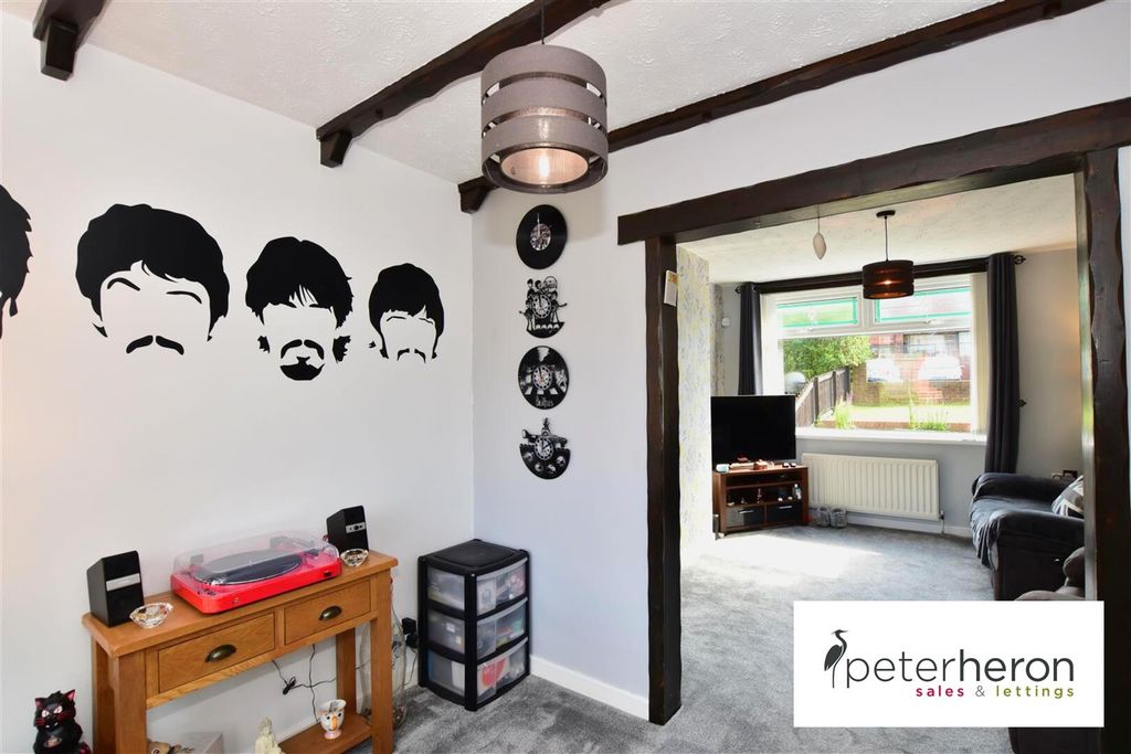 Property photo 3 of 14 Dining Room