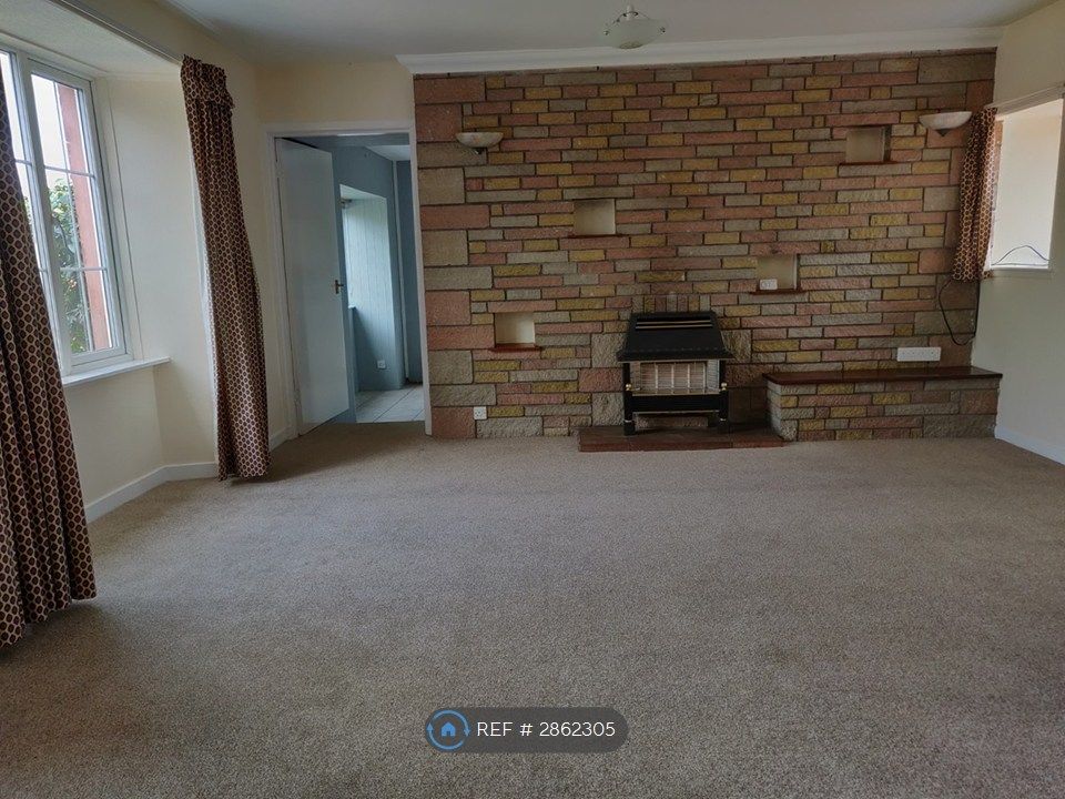 Property photo 2 of 11 Lounge