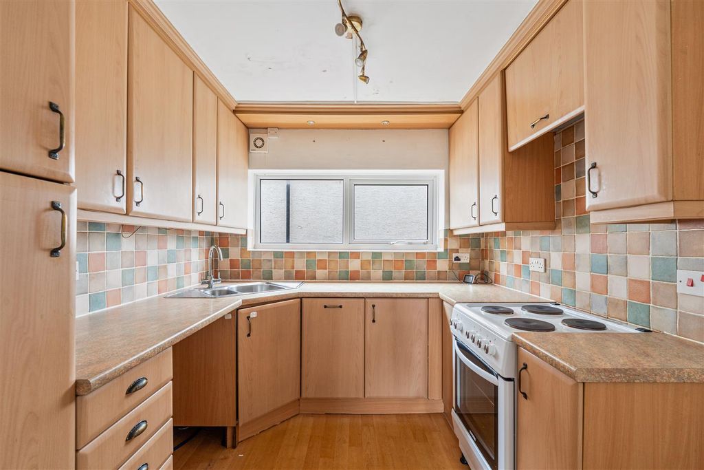 Property photo 3 of 8 Kitchen.Jpg