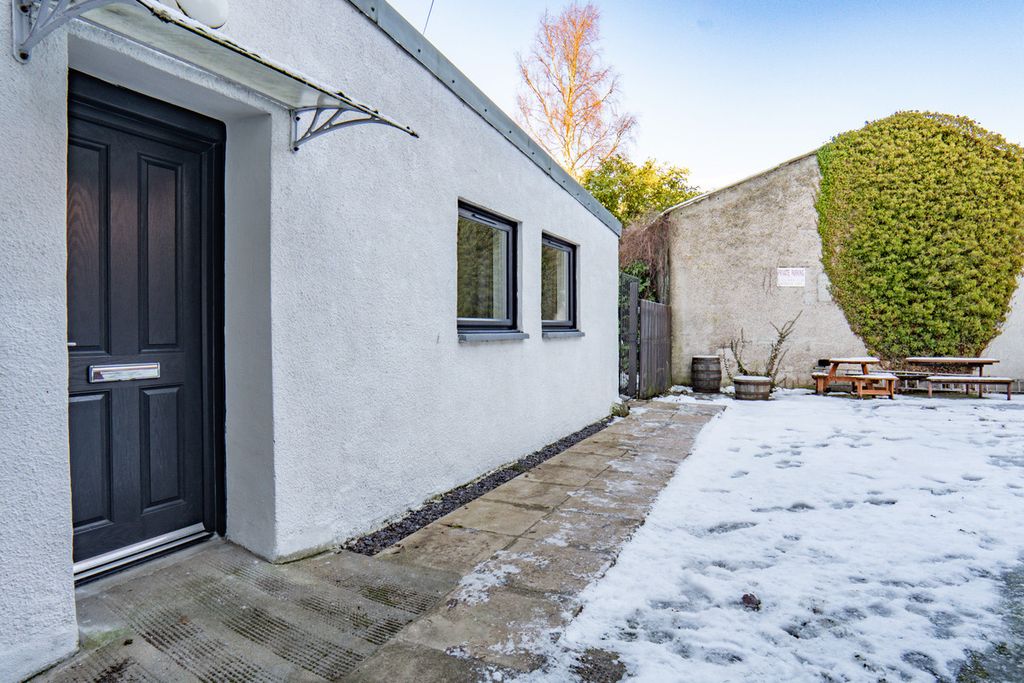 Property photo 1 of 25