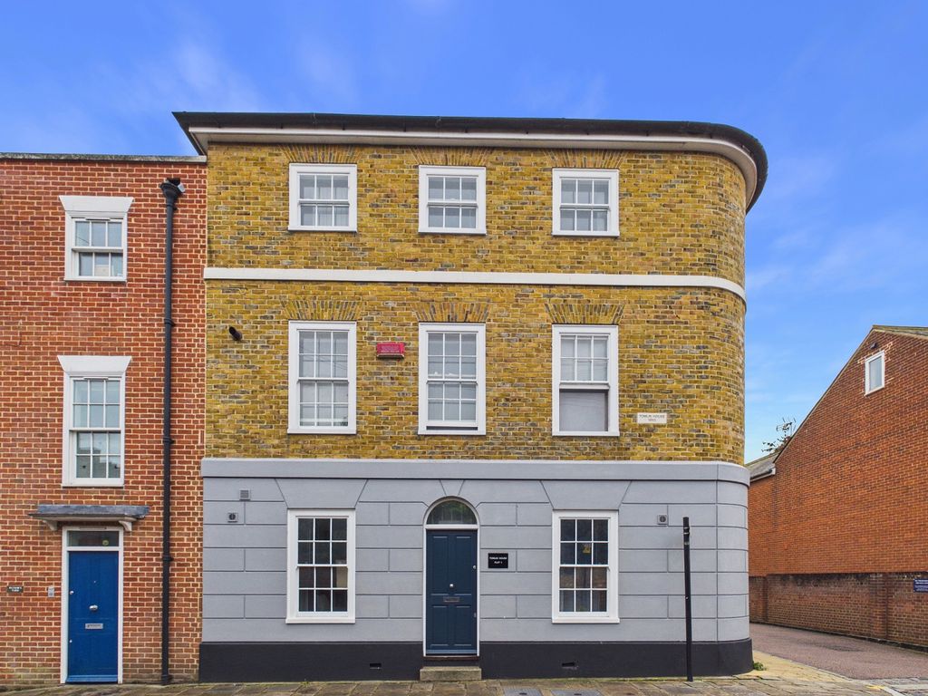 Property photo 1 of 11 Orchard Street, Canterbury