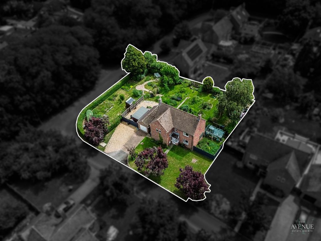 Property photo 2 of 33 5278543